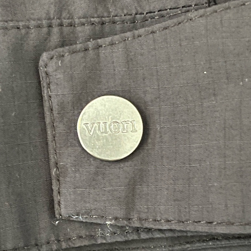 Vuori Women Palisades Rain Jacket Color Dark Oregano Black Size Medium - Picture 6 of 9
